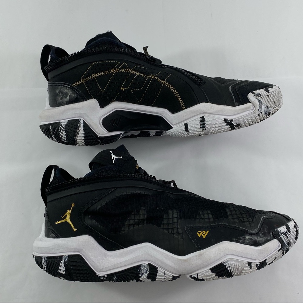 JORDAN Why Not Zero 0.6 Black Gold White Men’s 9 Basketball Sneakers DO7189-071 - Picture 2 of 16